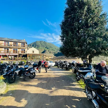 Le Vallon Отель Ispagnac