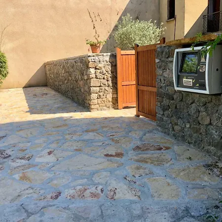 Отель Le Vallon Ispagnac